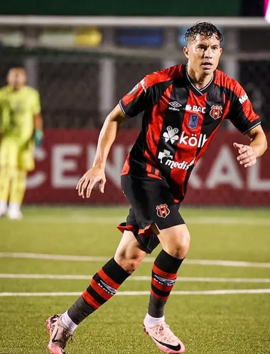 Oviedo vuelve a estar cerca del día a día de Alajuelense (Instagram).