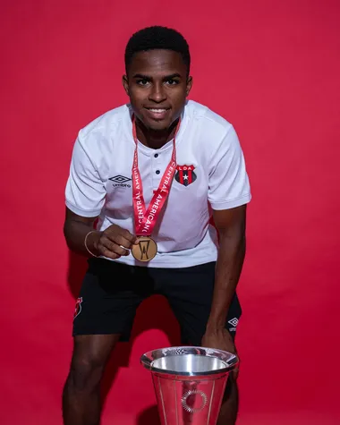  Kenyel Michel se suma a las filas de Cartaginés (Instagram).
