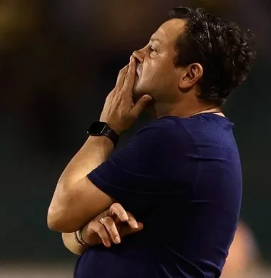 Jeaustin Campos ha perdido 3 de los 4 clásicos que dirigió. (