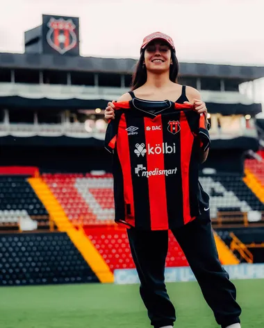 Espe Borrás llegó a Alajuela (LDA).