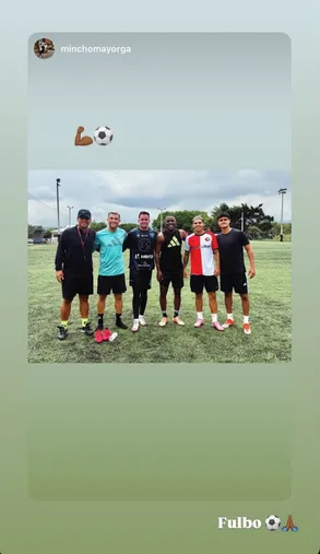 Alejandro Bran, luciendo la camiseta de Feyenoord. Posiblemente de cuando Jeyland Mitchell jugaba en el gigante neerlandés. (