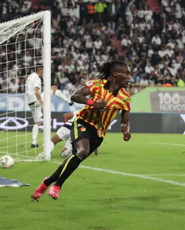 Rubilio Castillo anotó un gol con la camiseta de Deportivo Pereira en el clásico ante Once Caldas. (