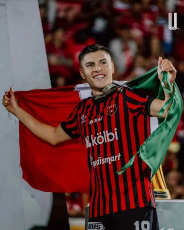 Cisneros quiere seguir dándole alegrías a Alajuelense. (Unafut)