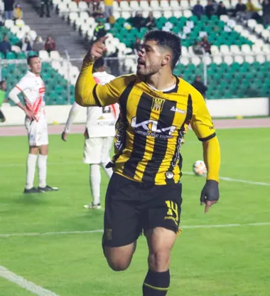 Lom festejando en Bolivia.