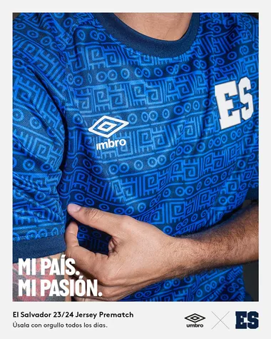 Camiseta de pre-partido de la Selección de El Salvador para la temporada 2023-24 (