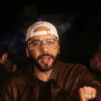 Nayib Bukele: "Los que me acusan de dictador son estúpidos o tratan de engañar"