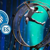 Jugó en la Liga Mayor de El Salvador, se retiró del fútbol y ahora se gana la vida en el circo