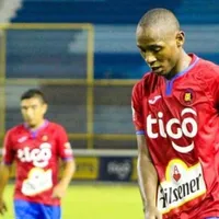 El Salvador, en peligro de perder a Brayan Gil a manos de Colombia