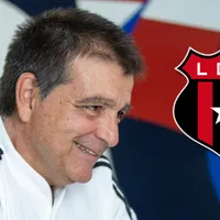 Claudio Vivas le lanza un guiño a Alajuelense.