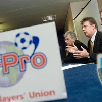 Sindicato mundial de futbolistas repudia límite de edad en ascenso de Guatemala