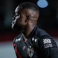 Joel Campbell sufre un revés en Brasil.