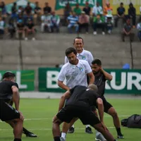 Comunicaciones recupera a dos jugadores lesionados previo al partido contra Olimpia