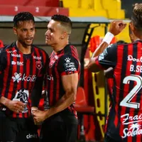 Alajuelense aprovechó la localía y venció 2-0 a Herediano en la ida de las semifinales