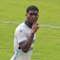 Azarías Londoño mandando a callar.