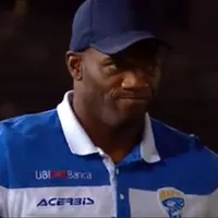 Brescia de David Suazo deja escapar la victoria en su estreno
