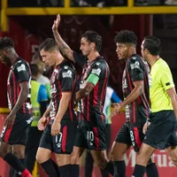 El calvario que vive Bryan Ruiz para jugar en Alajuelense