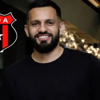 Tras el fichaje caído de Jorge Álvarez, su agente le habló a Alajuelense y abrió una inesperada puerta a futuro
