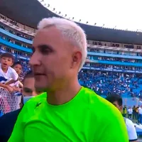 El gran accionar de Keylor Navas con los aficionados de El Salvador [VIDEO]