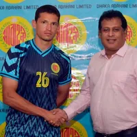 Daniel Colindres fue presentado en su nuevo equipo