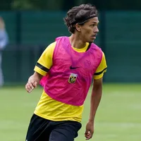 Enrico Dueñas regresó a los entrenamientos con Vitesse