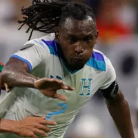 Elis jugando para la selección hondureña