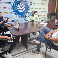 Comité de Regularización se reunió con Hugo Pérez