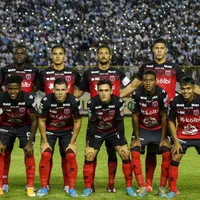 Futbolista de Alajuelense elogió el ambiente que armó la afición de Alianza en el Cuscatlán