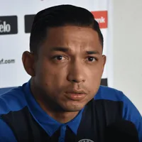 ¿Se retira Emilio Izaguirre?