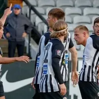 Un salvadoreño levantó trofeo campeón en el fútbol europeo este fin de semana