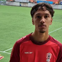 Enrico Dueñas juega poco en la Segunda División de Países Bajos. (Foto: X)