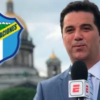 Andrés Agulla llena de flores a Comunicaciones