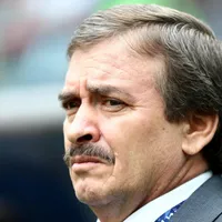 Óscar Ramírez podría dirigir en el exterior