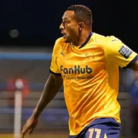 Nathaniel Mendez-Laing hace en Derby County lo que no pudo en la Selección de Guatemala