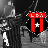 “Lágrimas, miedo e incertidumbre”: Guillermo Villalobos se desahoga tras su lesión y la respuesta de Van der Putten conmueve a todo Alajuelense