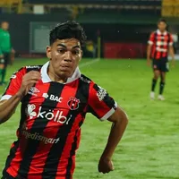 Leo Menjívar: "Me han sorprendido las canchas de Costa Rica, nada que ver con las de El Salvador"