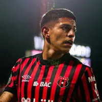 Es oficial: Alajuelense se pronuncia sobre el reemplazante de Alejandro Bran y otro refuerzo clave para Ismael Rescalvo