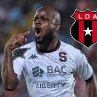 Javon East vuelve a sonar en Alajuelense: la respuesta que descoloca a Saprissa
