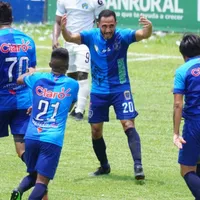 Santa Lucía golea a Comunicaciones en el juego de ida de la final