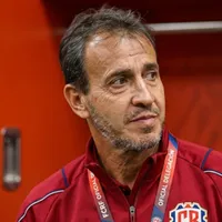 Fernando Batista sorprendió con sus decisiones.