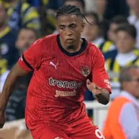 Rigoberto Rivas tuvo una gran actuación y la coronó con un gol ante el histórico Galatasaray (Video)