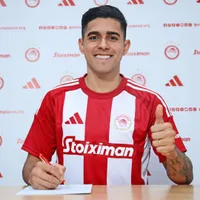 Luis Palma es presentado como nuevo jugador del Olympiakos.