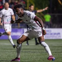 Freddy Góndola cometió un error grave ante LAFC y provocó el enojo de los aficionados Manudos