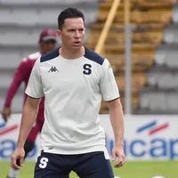 Bryan Oviedo le da la espalda al Saprissa y seguirá en el fútbol extranjero