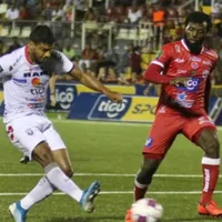 Delantero panameño Jorman Aguilar, volvió a marcar en Costa Rica y alcanzó récord