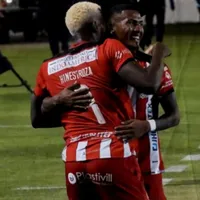 Cinco panameños lograron disputar el encuentro entre Técnico Universitario y 9 de Octubre FC de Ecuador