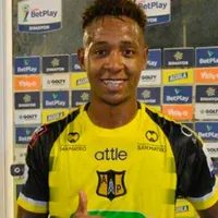 Brayan Gil aún no le responde a El Salvador
