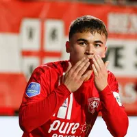 Manfred Ugalde anotó otro doblete en victoria de Twente ante AZ Alkmaar en Eredivisie [VIDEO]