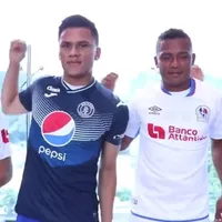 Jugadores de Olimpia y Motagua se unen para dar mensaje de paz en los estadios