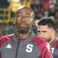 Paulo Wanchope en el césped de La Cueva.