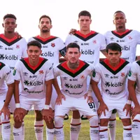 El equipo de Alajuelense frente a Herediano.